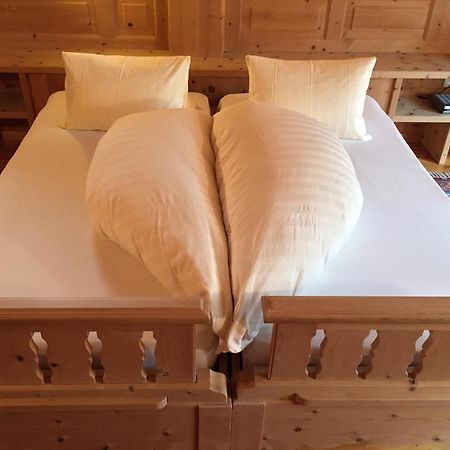 Hotel Chasa Sofia Скуоль Номер фото