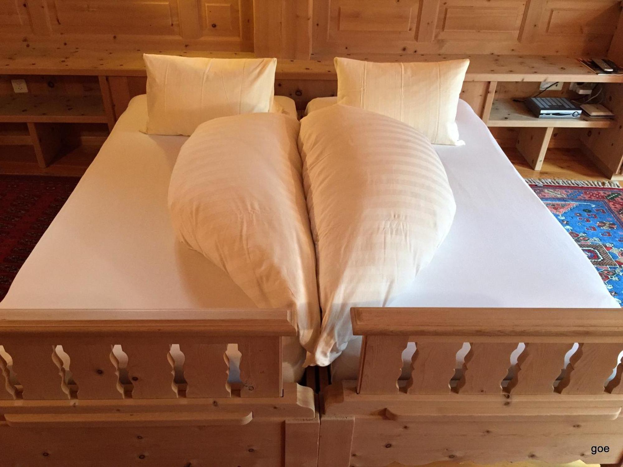 Hotel Chasa Sofia Скуоль Номер фото